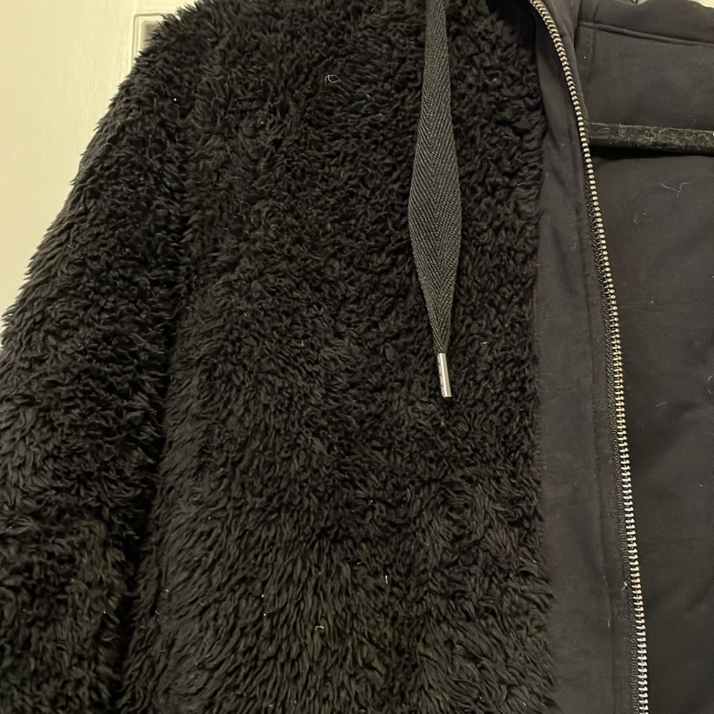 Lululemon jacket - Picture 2 of 3